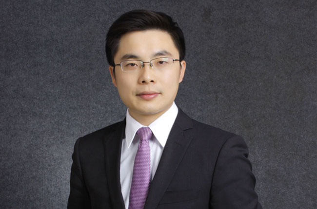 Адвокат Ло Вэй